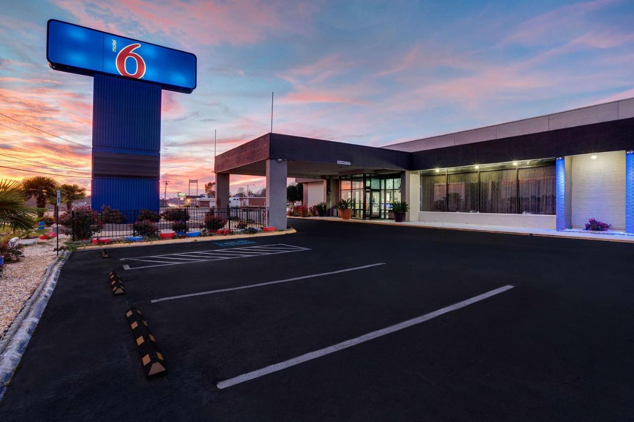 Motel 6 Burlington Exterior photo